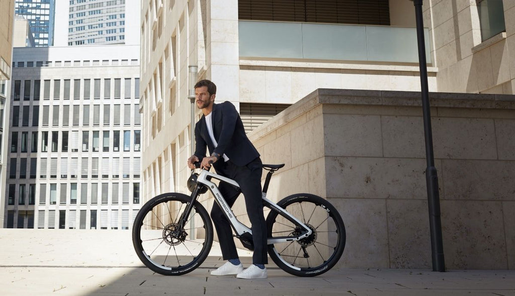 Porsche es el último fabricante de coches en lanzar bicicletas eléctricas de lujo. Hay una buena razón